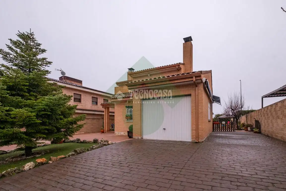 Vista exterior de Casa o chalet en venta en Griñón