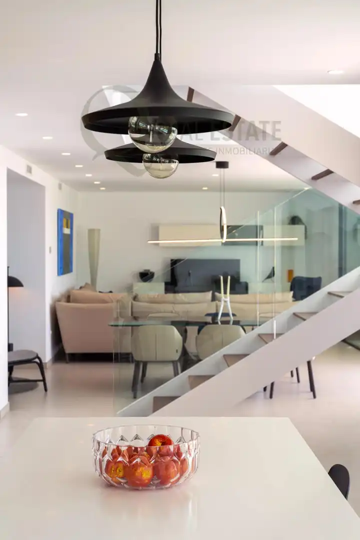 Sala d'estar de Casa o xalet en venda en Alicante / Alacant amb Calefacció, Jardí privat i Terrassa