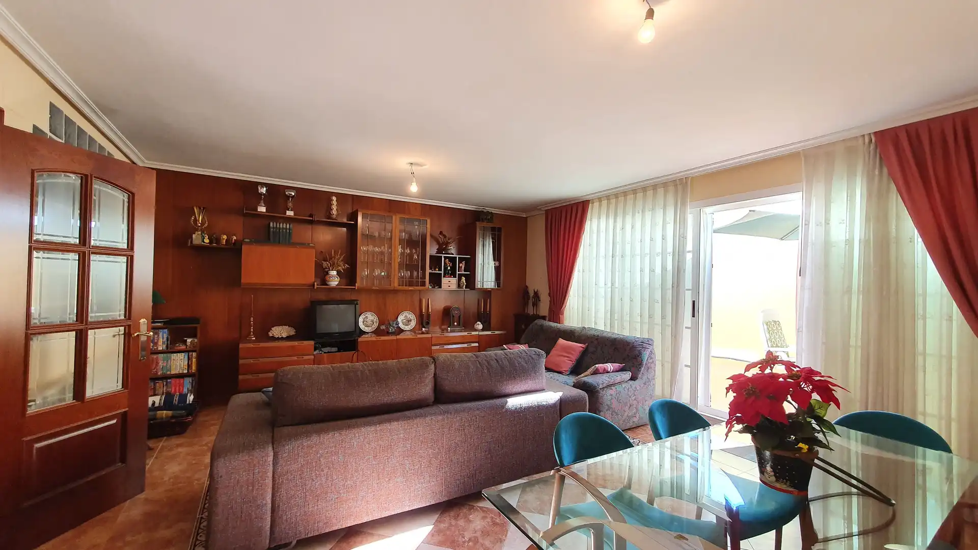Sala d'estar de Casa adosada en venda en Dueñas amb Calefacció, Parquet i Terrassa