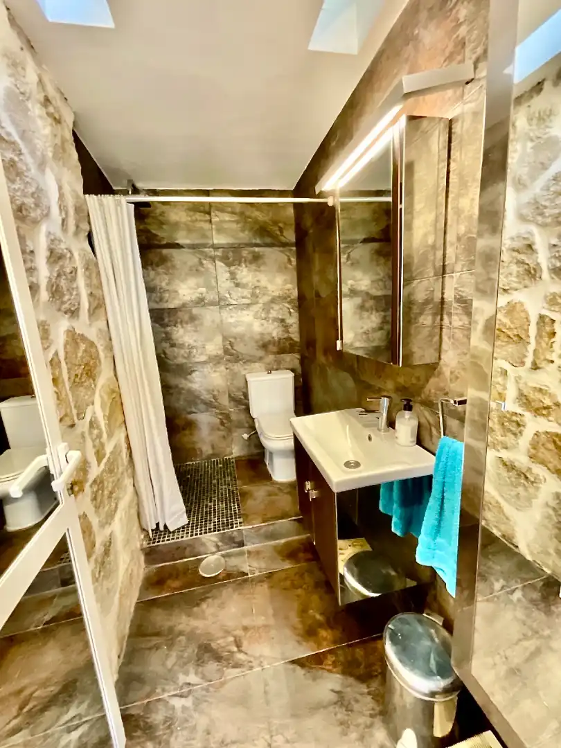 Badezimmer von Wohnung zum Verkauf in Alicante / Alacant mit Klimaanlage und Terrasse