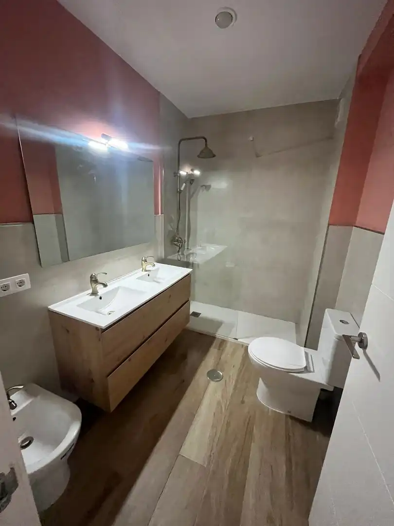 Bathroom of Flat for rent in Sevilla