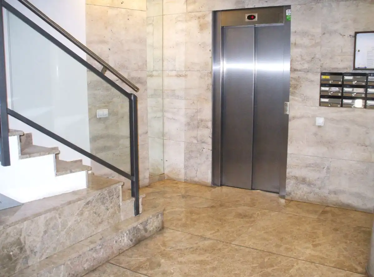 Office space with lift to rent in RAMON Y CAJAL, imagen 11