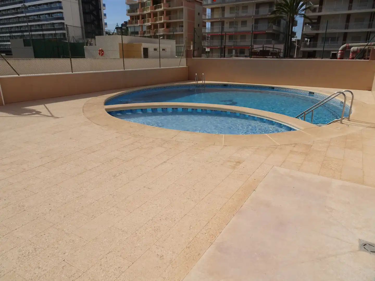 Piscina de Apartamento de alquiler en Gandia con Terraza, Amueblado y Horno
