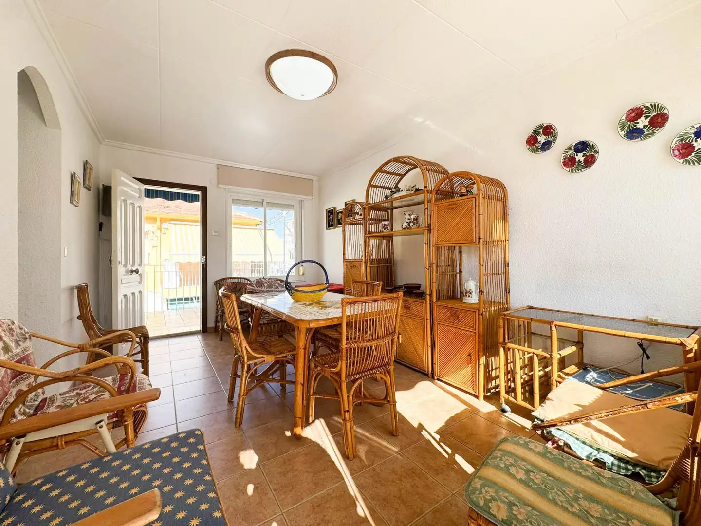 Comedor de Apartamento de alquiler en Santa Pola con Terraza, Amueblado y Balcón