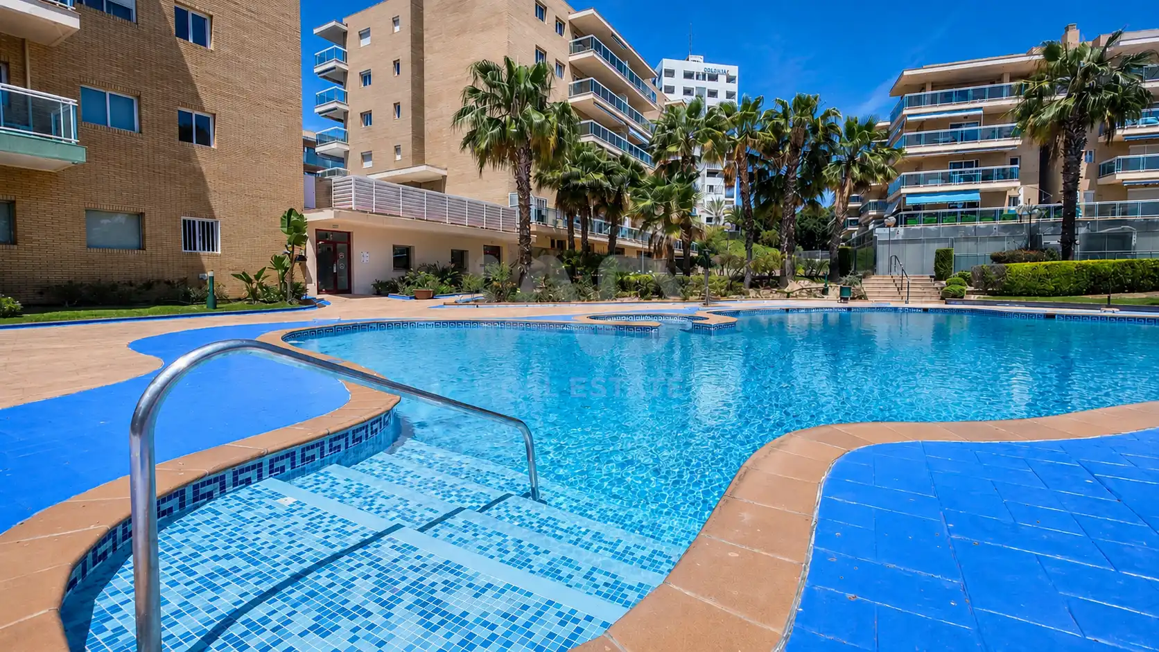 Swimming pool of Flat for sale in Salou  with Air Conditioner, Heating and Terrace