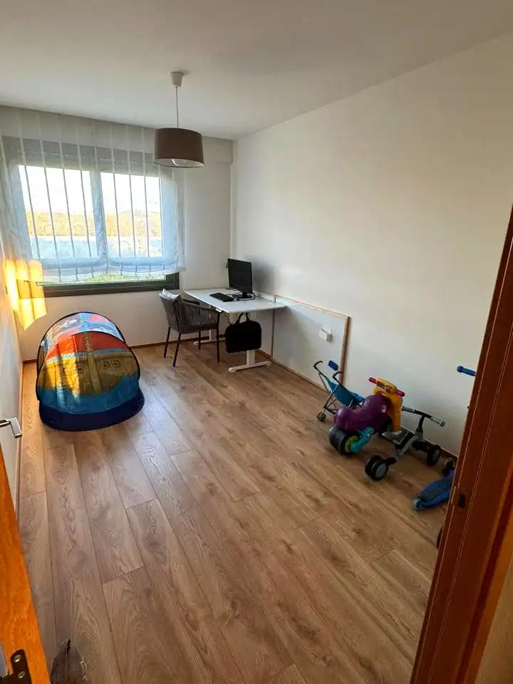 Habitación de Piso en venta en Vitoria - Gasteiz con Calefacción, Terraza y Trastero