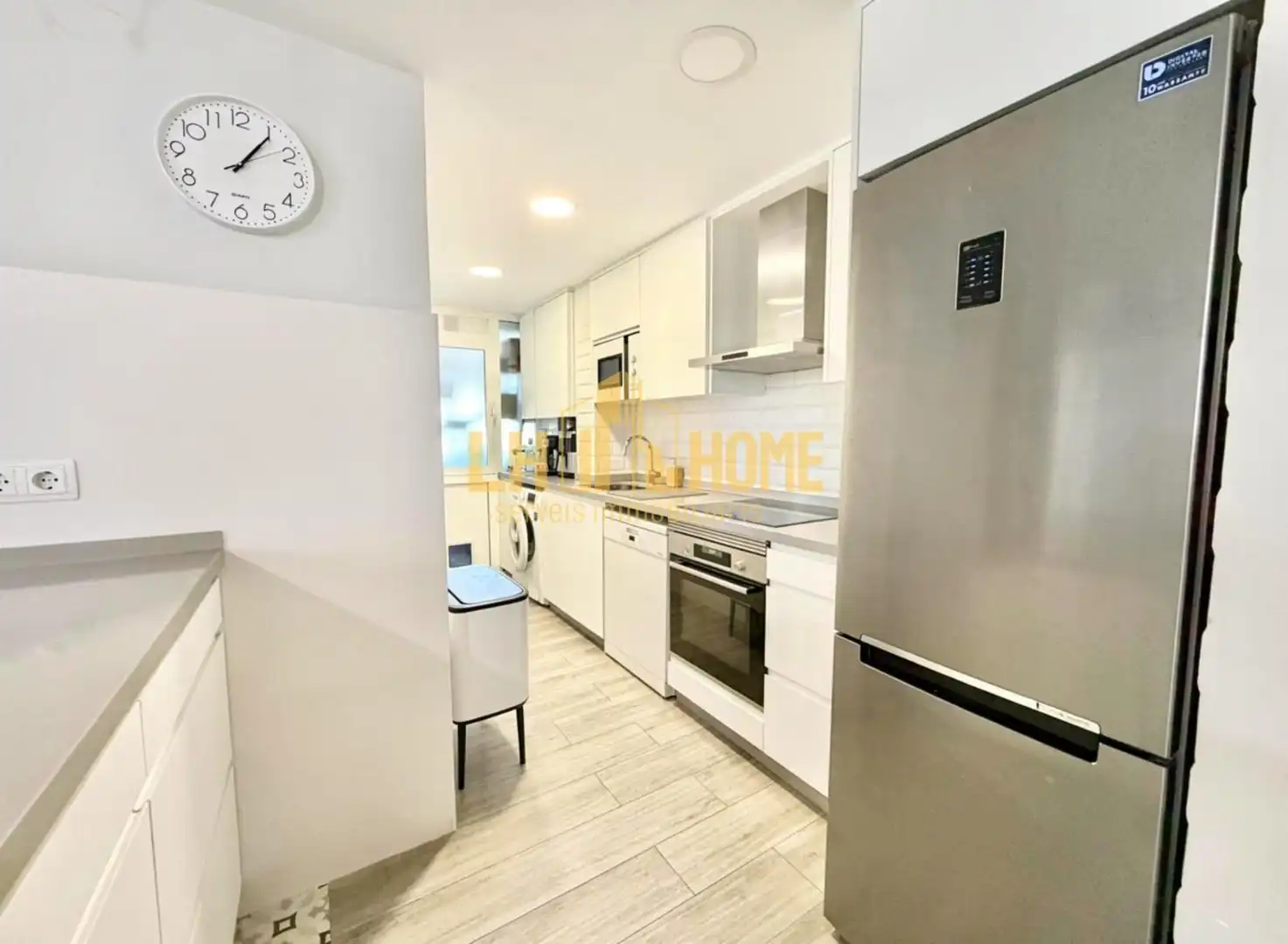 Kitchen of Flat for sale in L'Hospitalet de Llobregat  with Air Conditioner, Heating and Parquet flooring