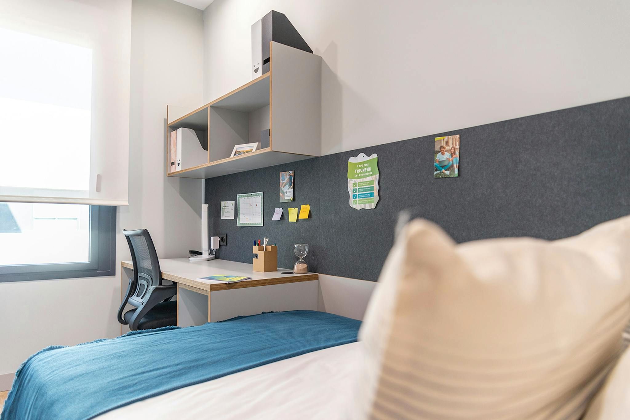 Bedroom of Flat to share in  Sevilla Capital  with Air Conditioner, Heating and Furnished