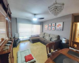 Living room of Flat for sale in  Madrid Capital  with Heating, Storage room and Community pool