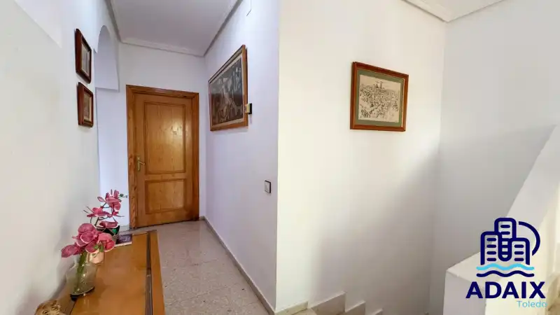 Casa o xalet en venda en Bargas amb Calefacció, Terrassa i Moblat