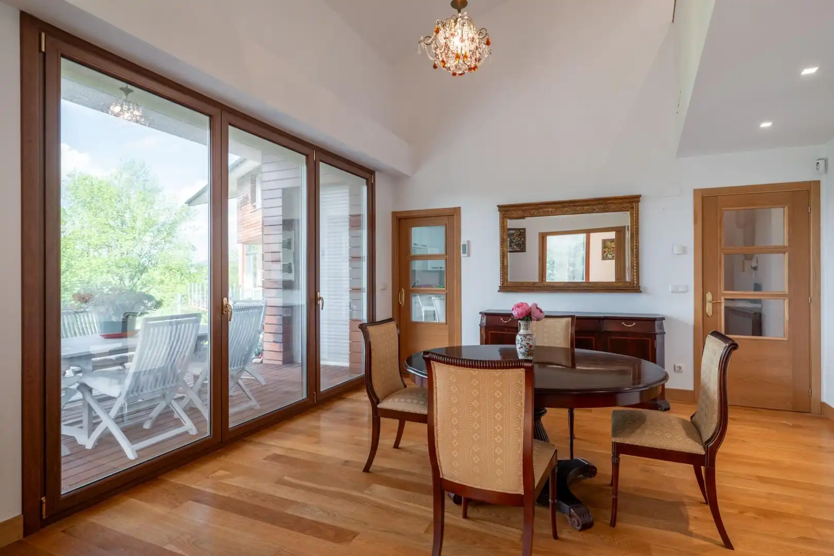 Comedor de Casa adosada en venta en Donostia - San Sebastián  con Calefacción, Jardín privado y Terraza