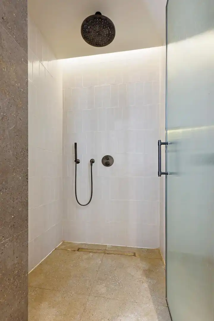 Bany de Apartament en venda en Barcelona amb Aire condicionat, Calefacció i Terrassa