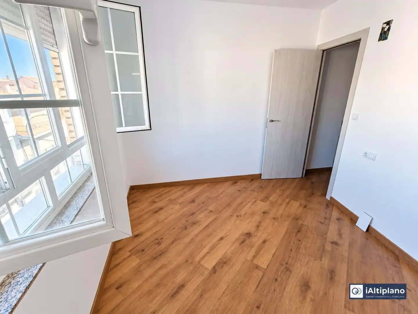 Piso con terraza en venta en Baza, imagen 6