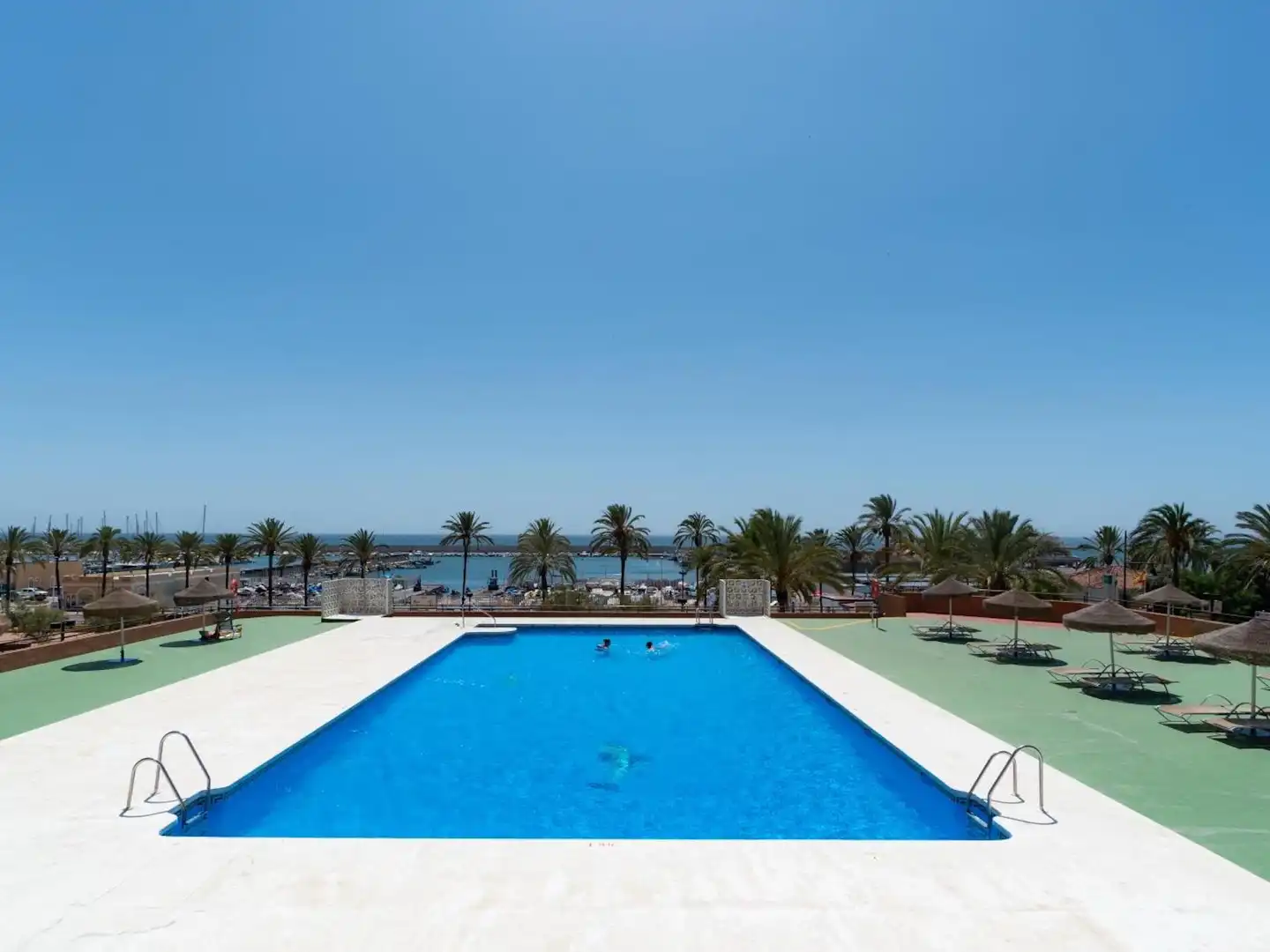 Piscina de Apartamento en venta en Fuengirola con Aire acondicionado, Piscina y Amueblado