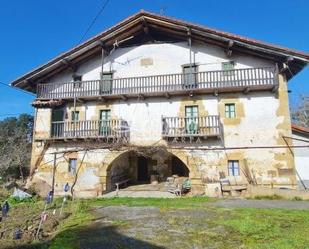 Vista exterior de Finca rústica en venda en Larrabetzu amb Balcó