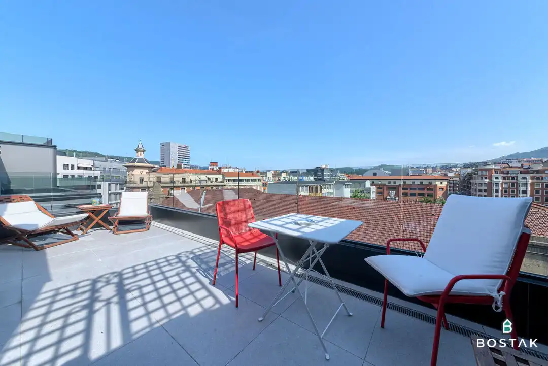 Terraza de Ático de alquiler en Bilbao  con Calefacción, Terraza y Balcón