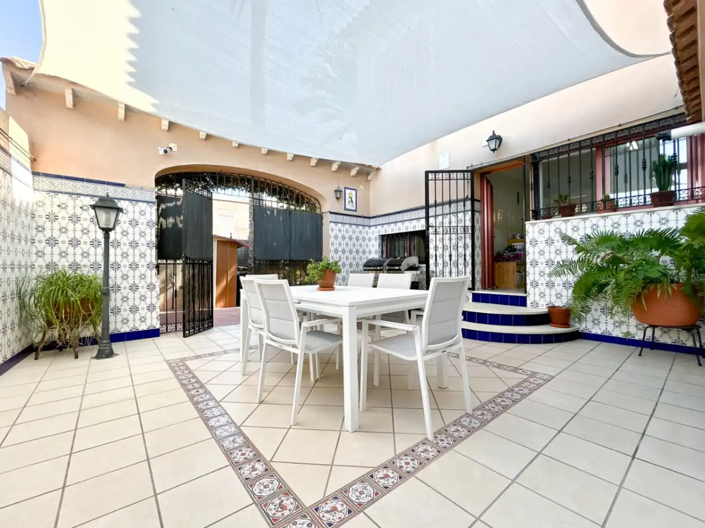 Terrassa de Casa o xalet en venda en El Campello amb Aire condicionat, Calefacció i Jardí privat