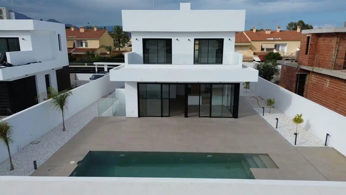 Vista exterior de Casa o chalet en venta en Sant Joan d'Alacant