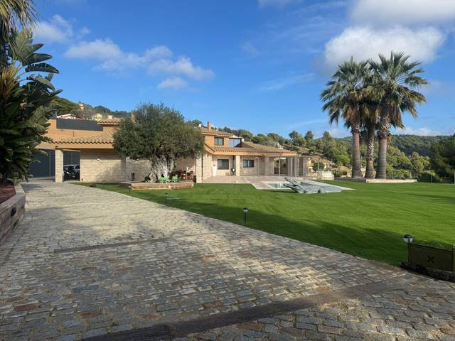 Casa-chalet en Venta en Carrer Montnegre en Urbanitzacions