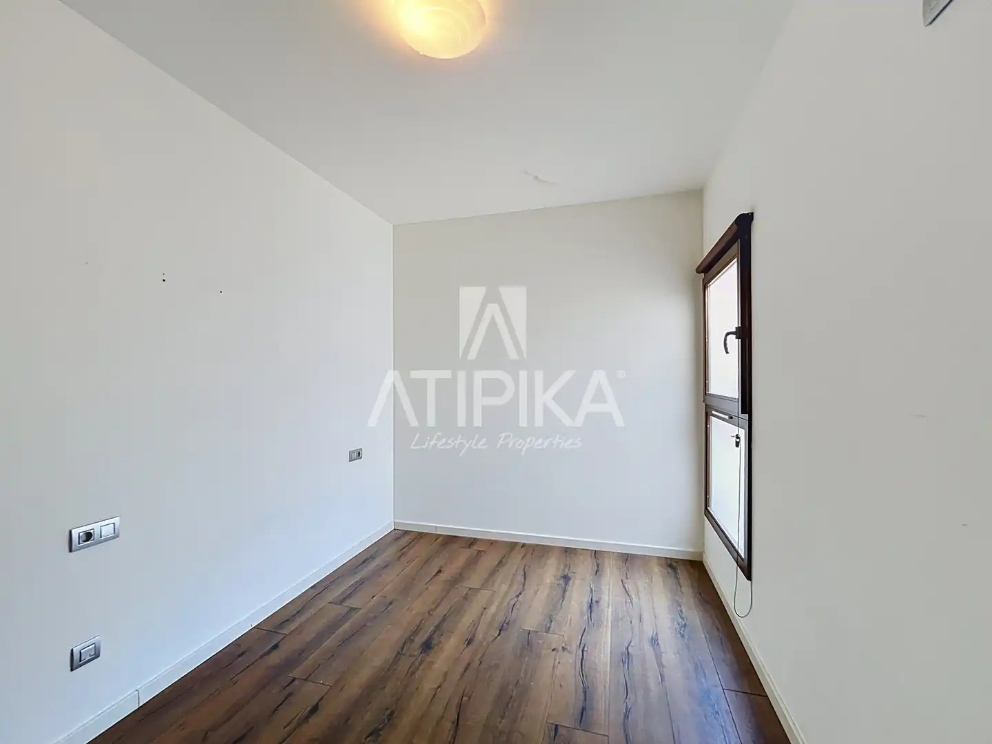 Bedroom of Attic for rent in Barcelona  with Air Conditioner, Parquet flooring and Terrace