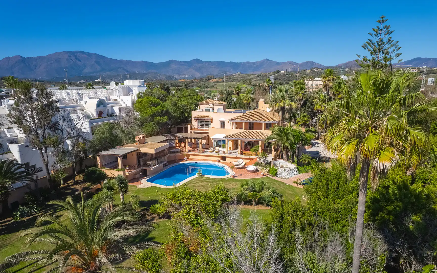 Casa amb piscina en venda a Benamara - Atalaya
