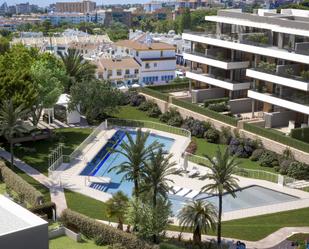 Piscina de Casa adosada en venda en Torremolinos amb Aire condicionat, Terrassa i Traster