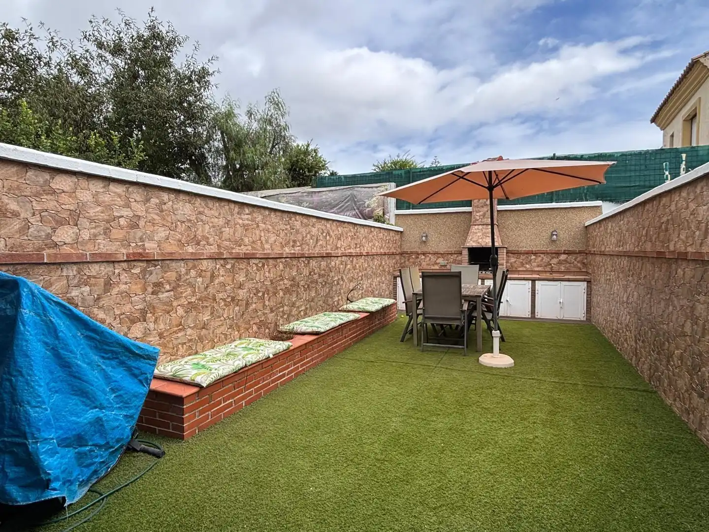 Terrassa de Casa adosada en venda en Los Barrios amb Calefacció, Jardí privat i Alarma