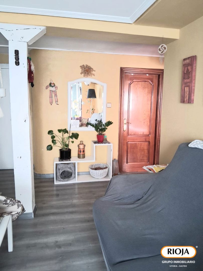 Dormitori de Pis en venda en Vitoria - Gasteiz amb Moblat