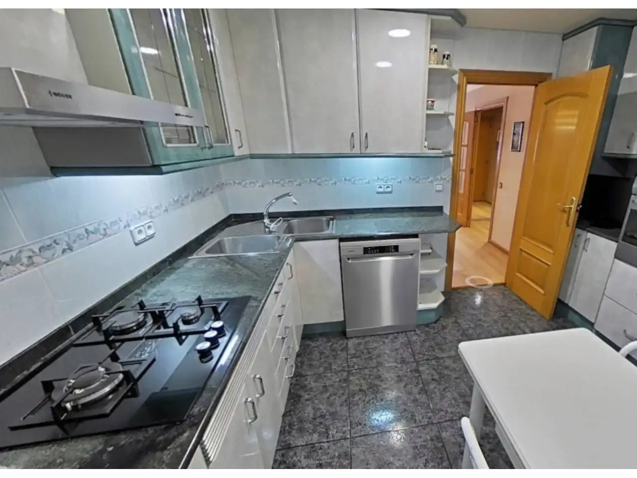 Flat with terrace for sale in Calle Santuario, imagen 10