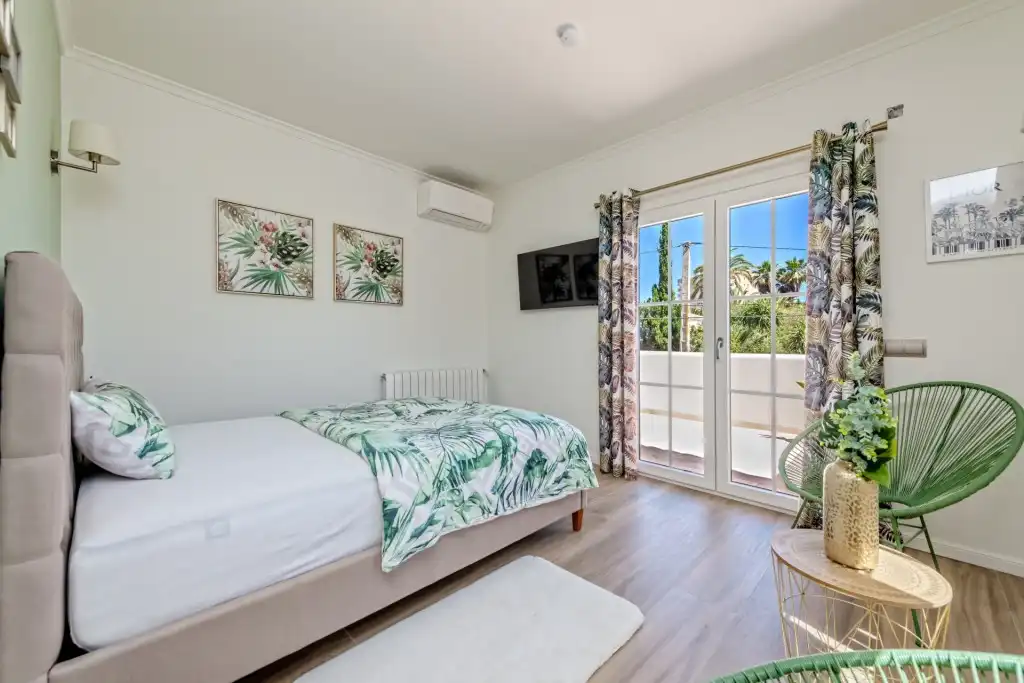 Bedroom of Houses for sale in Calvià  with Air Conditioner, Heating and Private garden