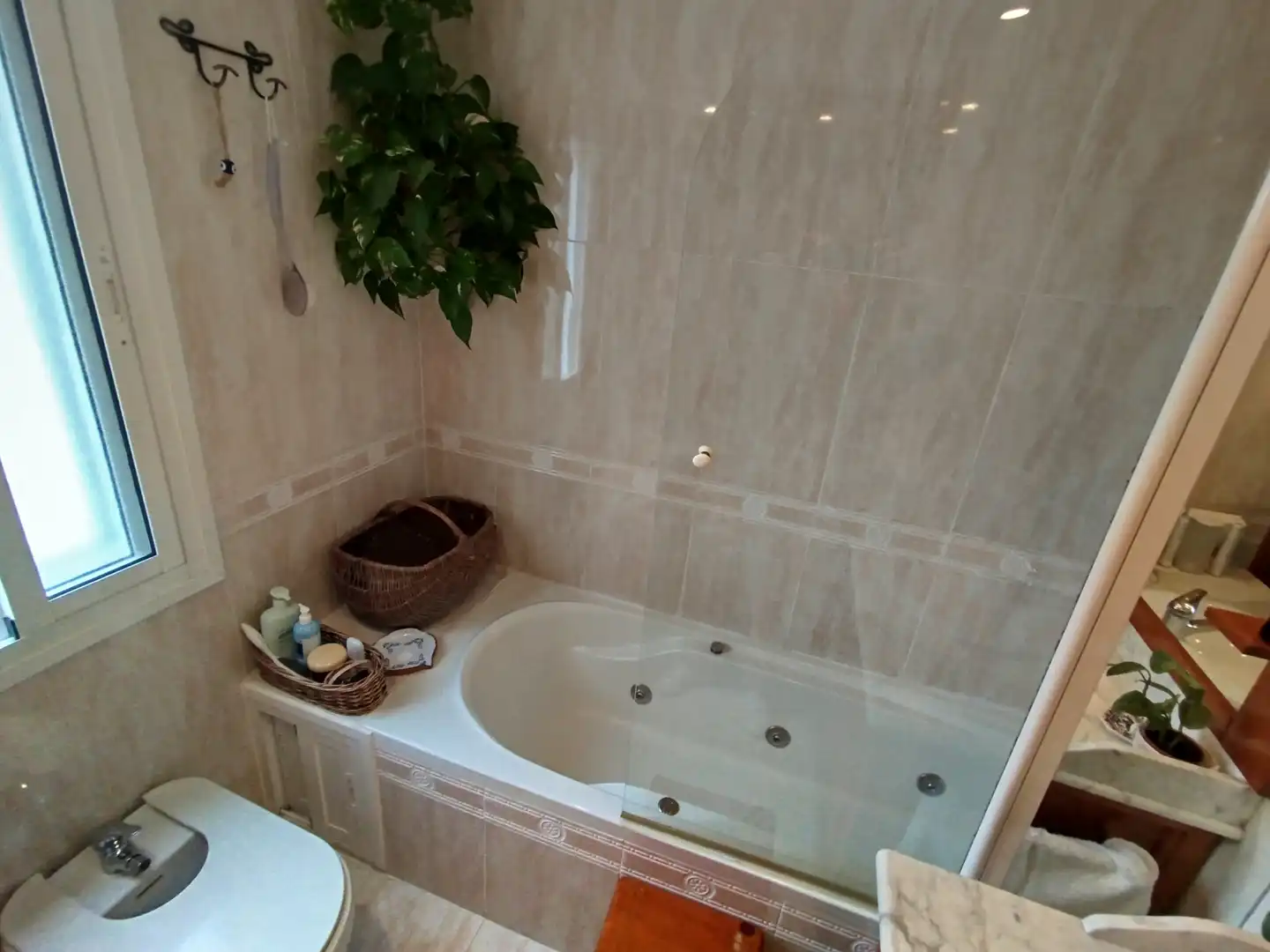 Badezimmer von Wohnung zum Verkauf in Móstoles mit Klimaanlage, Heizung und Privatgarten