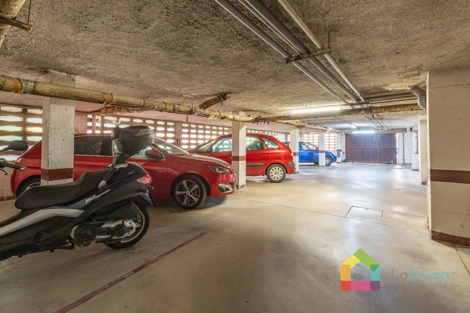 Parking de Piso en venta en Olías del Rey con Aire acondicionado, Calefacción y Piscina comunitaria