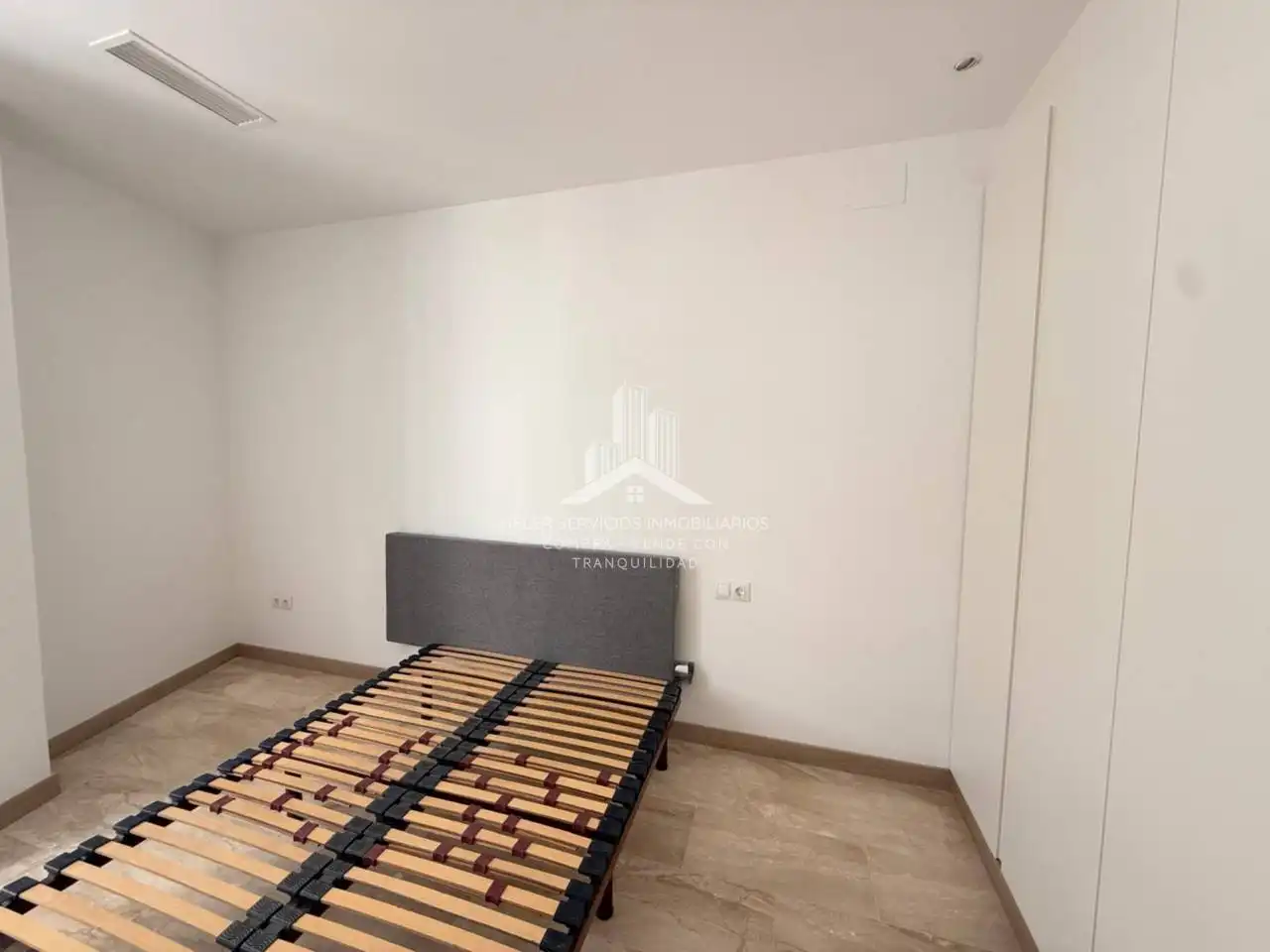 Habitación de Piso en venta en Castellón de la Plana / Castelló de la Plana con Aire acondicionado, Calefacción y Alarma