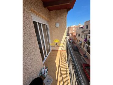 Mini appartamento con balcone in affitto a Santiago de la Ribera