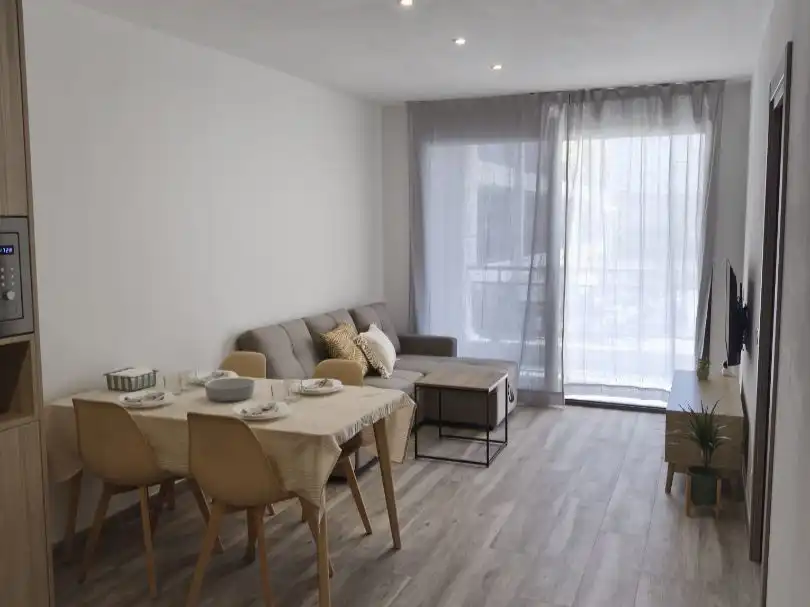 Apartamento con piscina en alquiler en Carrer de Tramuntana 2, imagen 3