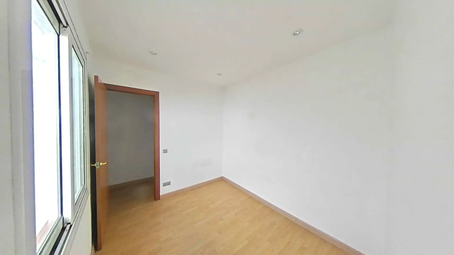 Schlafzimmer von Wohnung zum Verkauf in Artesa de Segre mit Parkett und Balkon