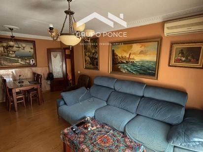 Living room of Flat for sale in Jerez de la Frontera  with Air Conditioner, Terrace and Furnished