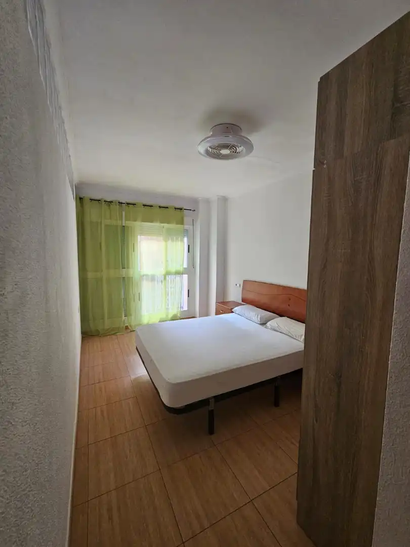 Habitación de Planta baja de alquiler en Santa Pola con Aire acondicionado, Calefacción y Amueblado