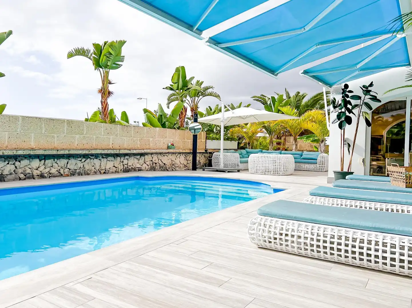 Piscina de Casa o xalet en venda en Adeje amb Aire condicionat, Jardí privat i Terrassa