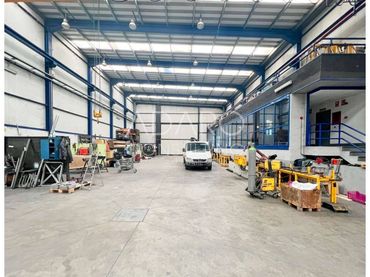 Nave industrial en venta en Calle Los Frailes
