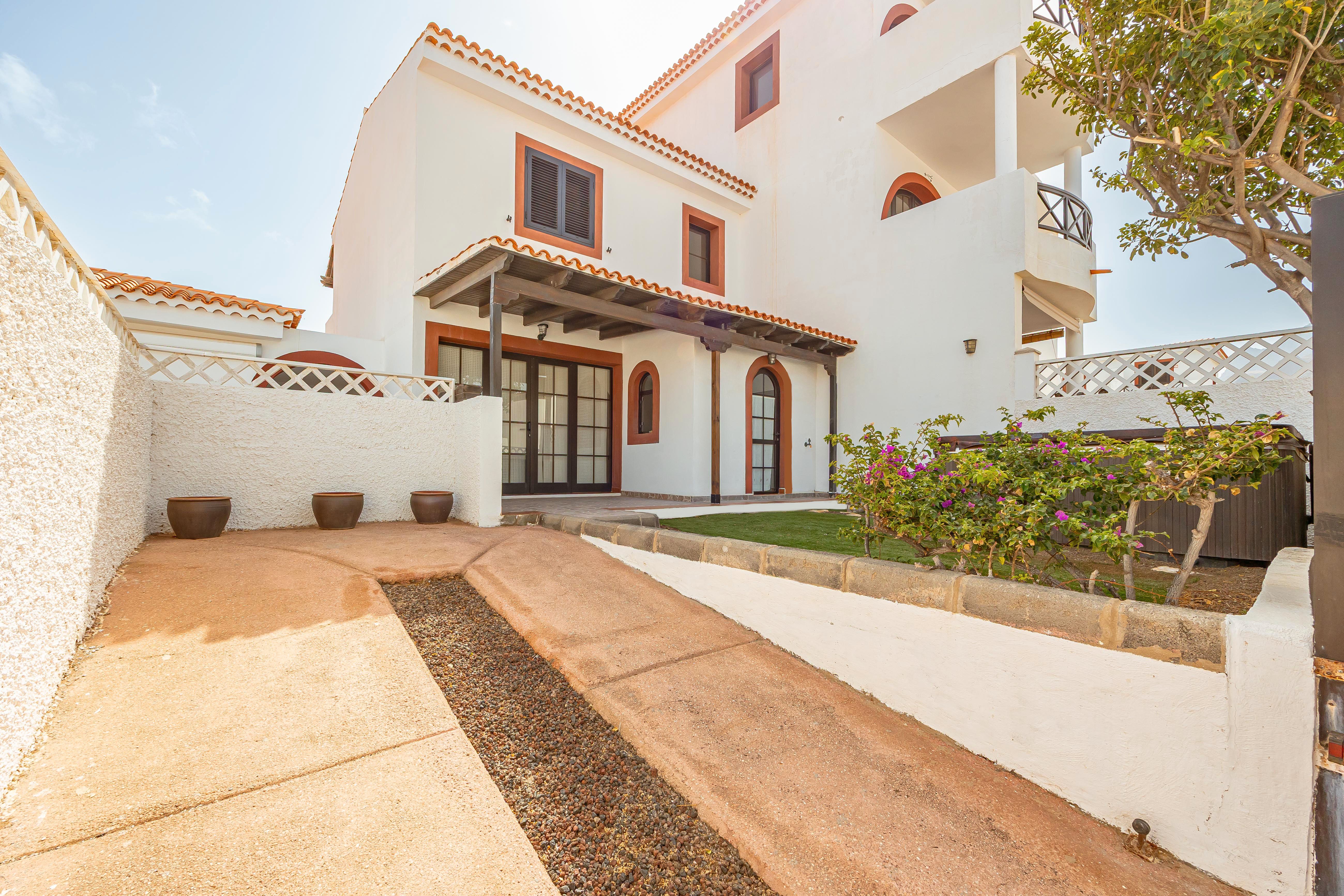 Vista exterior de Casa o xalet en venda en Agaete amb Terrassa i Traster