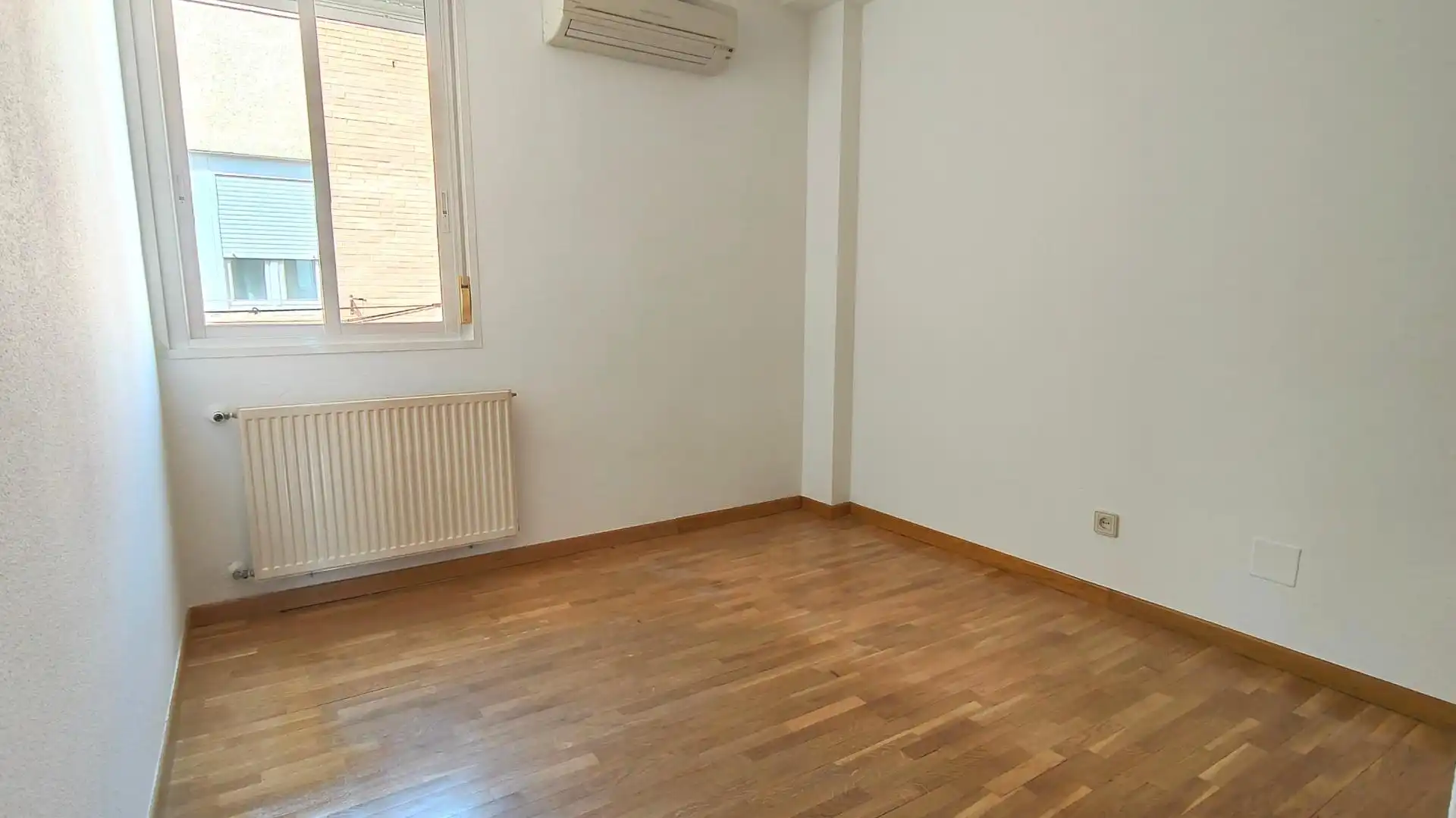 Schlafzimmer von Wohnung zum Verkauf in Arganda del Rey mit Klimaanlage, Heizung und Parkett