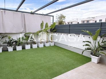 Maison mitoyenne à vendre à Entrenúcleos