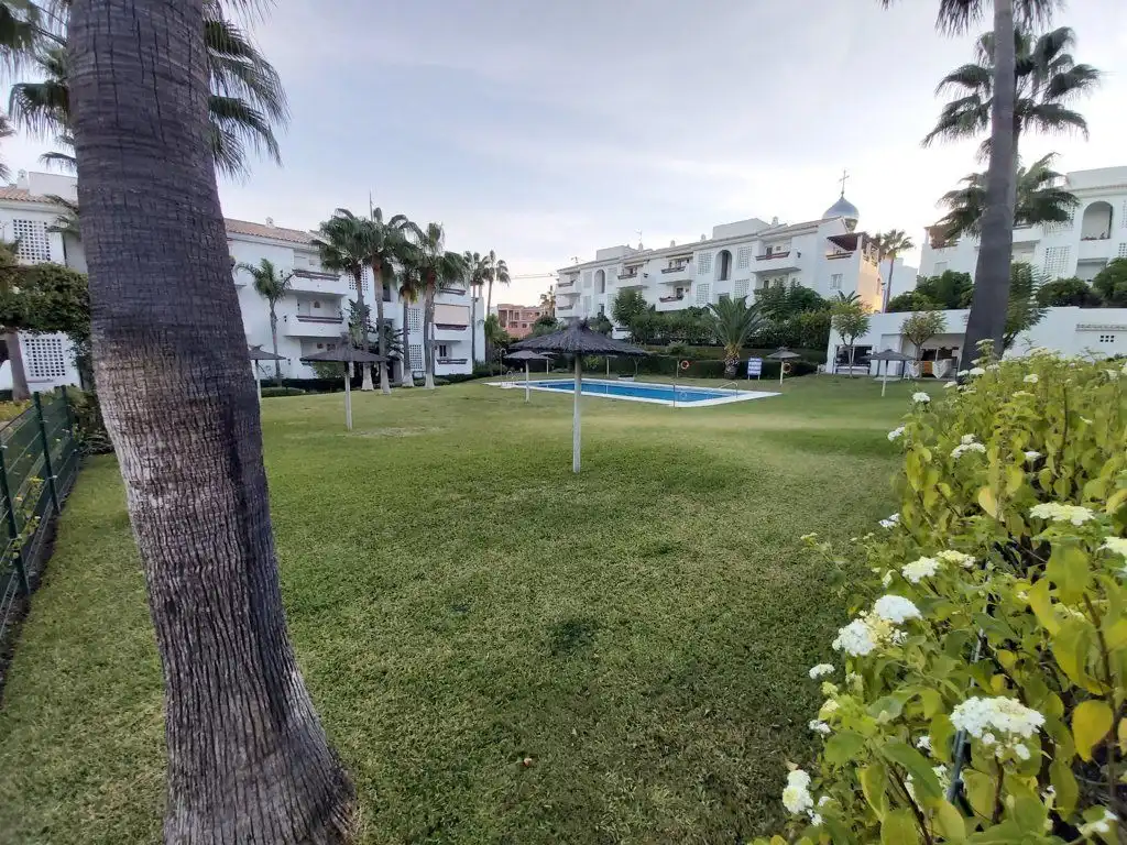 Apartament en venda a Calle los Almendros, La Concha - Resina Golf