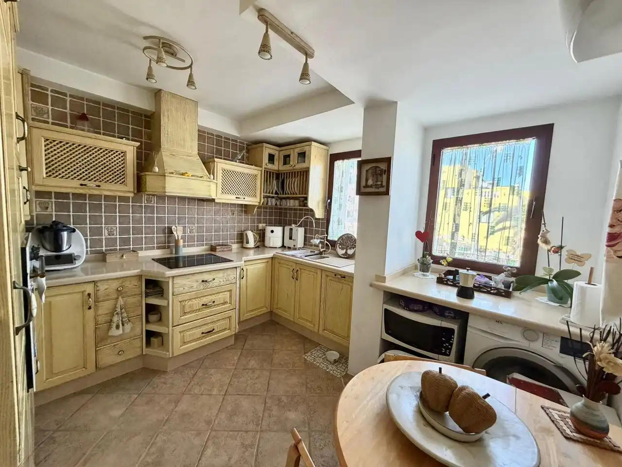 Cuina de Pis de lloguer en San Bartolomé de Tirajana amb Aire condicionat, Parquet i Moblat