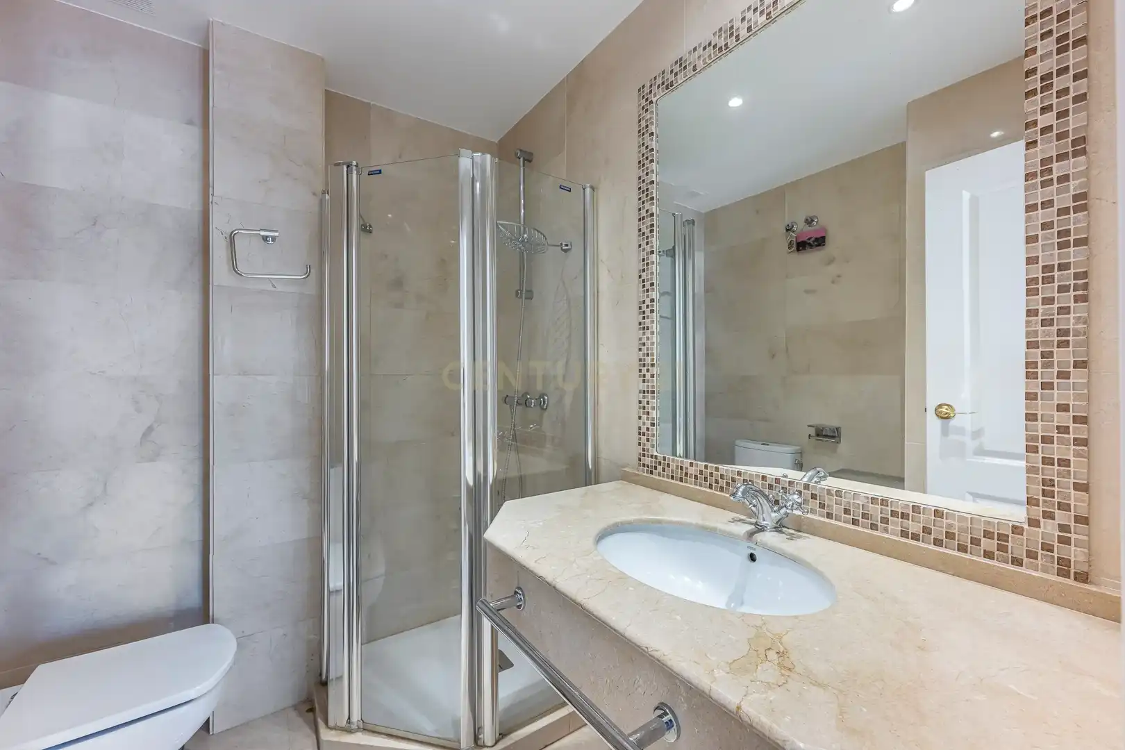 Baño de Apartamento en venta en Marbella con Aire acondicionado, Jardín privado y Trastero