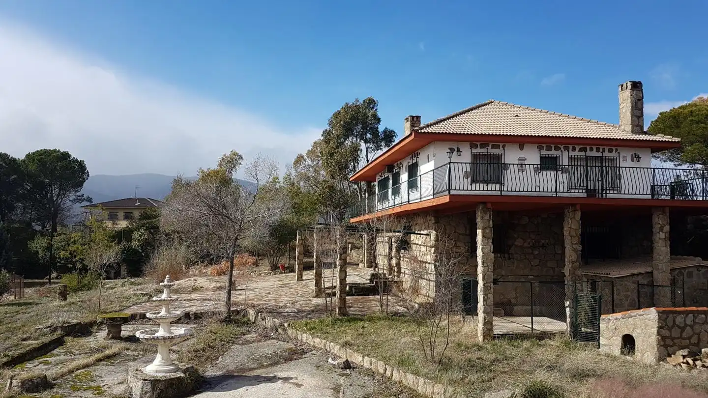 Exterior view of Country homes for sale in El Tiemblo   with Heating, Private garden and Terrace