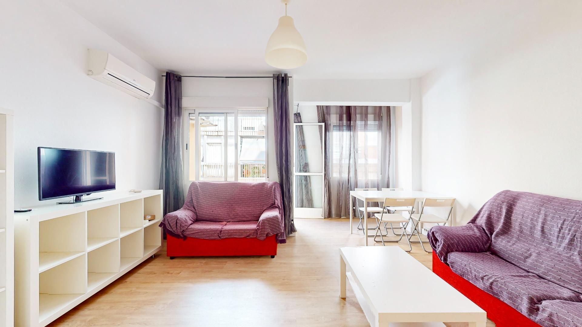 Außenansicht von Wohnung zur Miete in  Murcia Capital mit Klimaanlage, Privatgarten und Möbliert