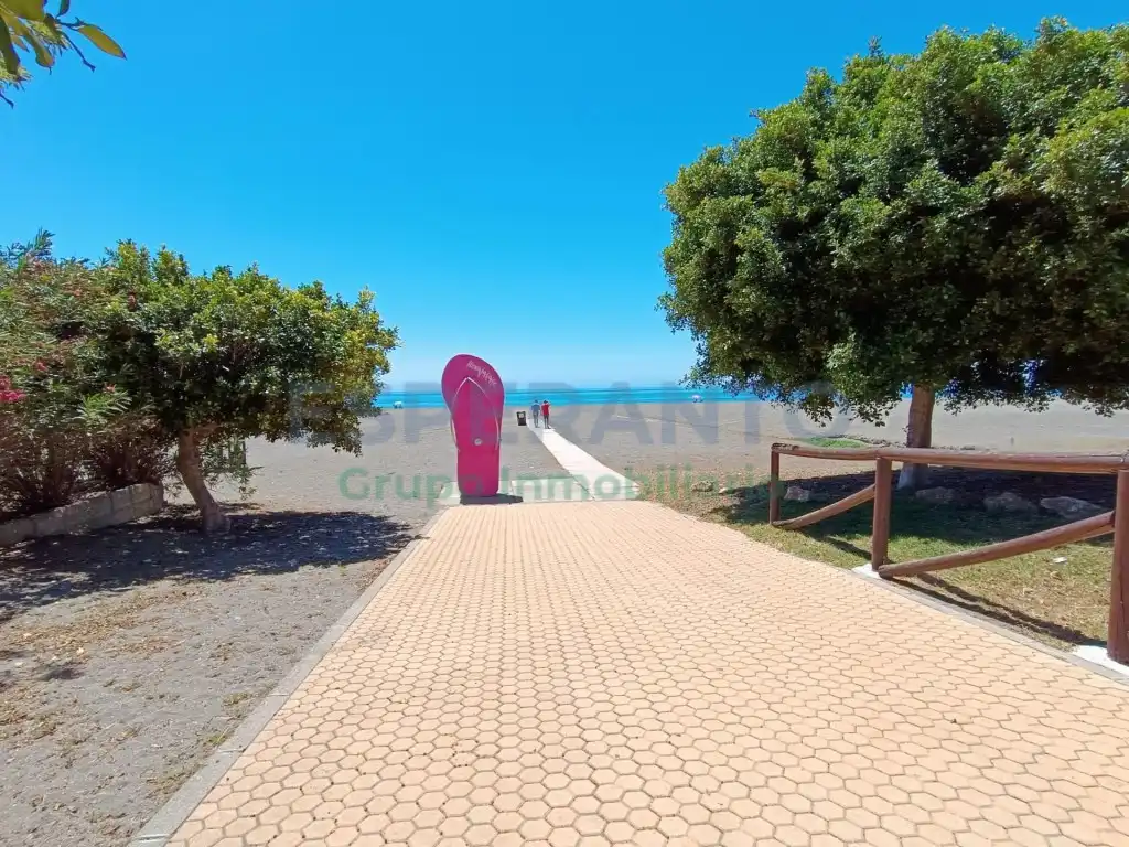 Vista exterior de Finca rústica en venda en Vélez-Málaga amb Aire condicionat, Jardí privat i Traster