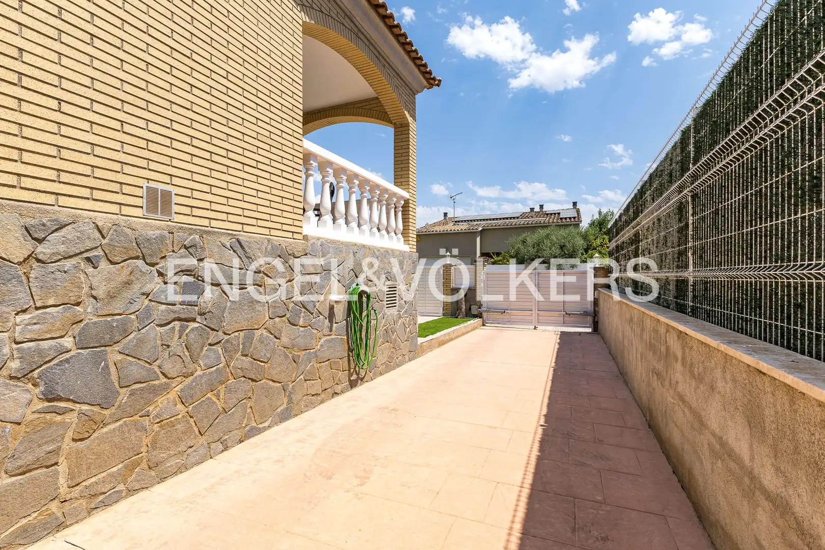 Terrassa de Casa o xalet en venda en Sant Cugat Sesgarrigues amb Aire condicionat i Calefacció